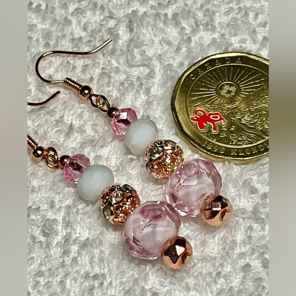 ⭐️🎁OMG the prettiest pink and white -Swarovski earrings-rhinestone - Picture 2 of 8